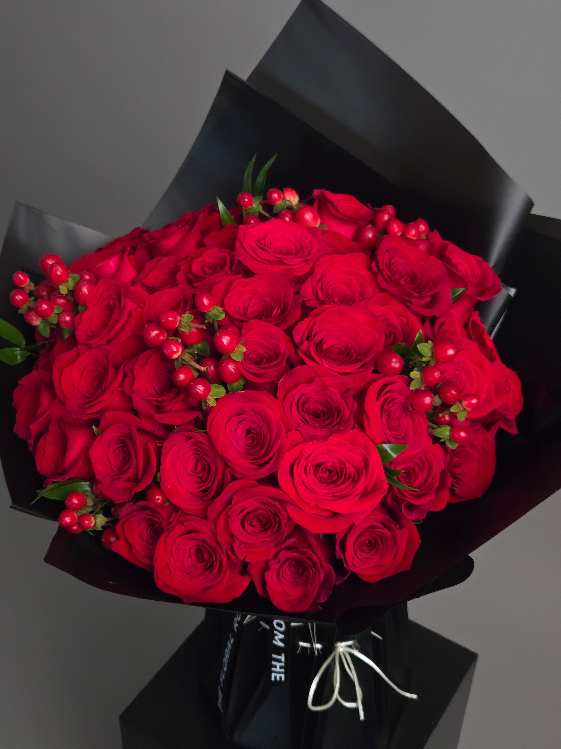 Roses. Structured - Red