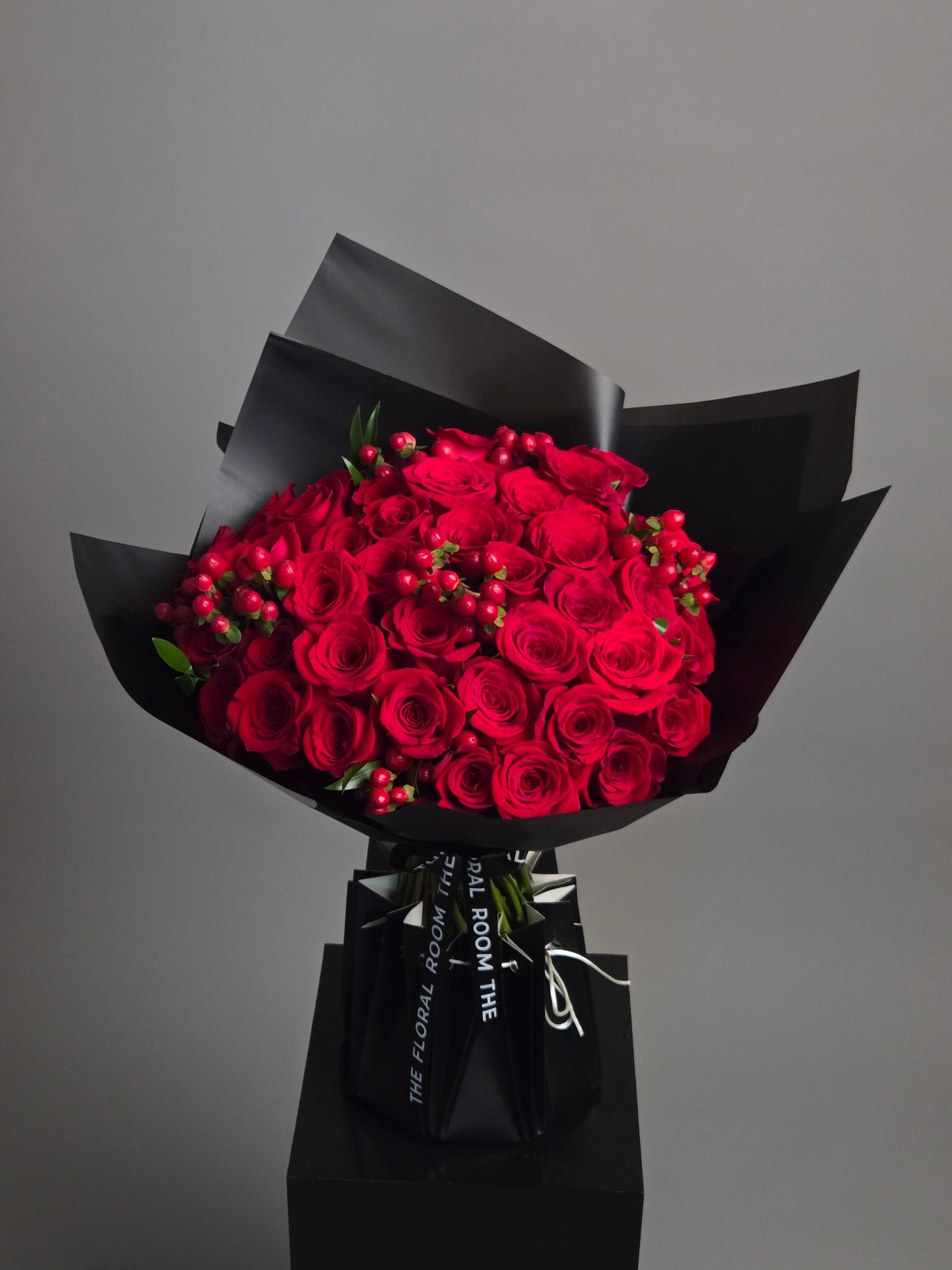 Roses. Structured - Red